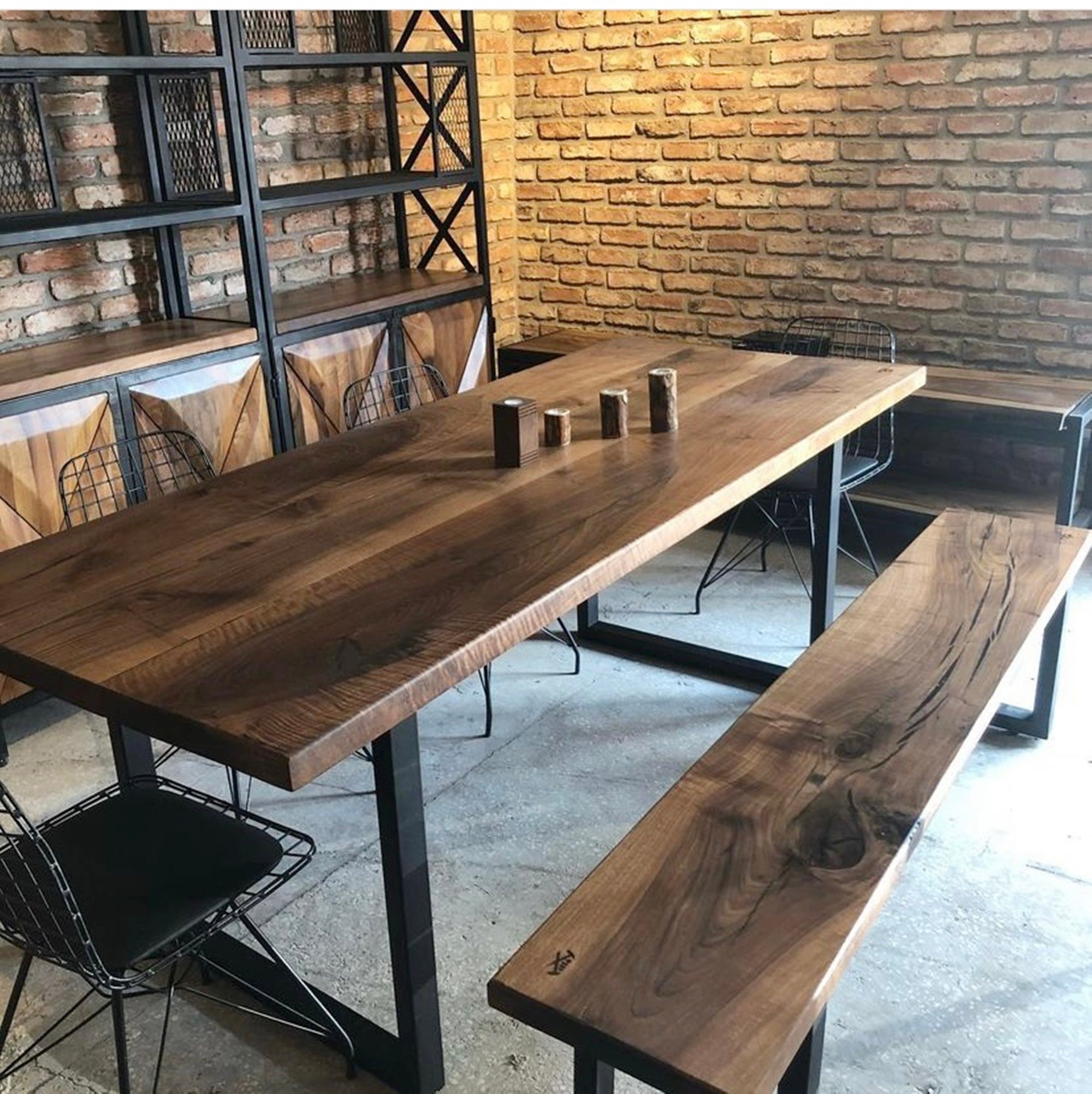 WALNUT TABLE WITH BENCH Sophisticated