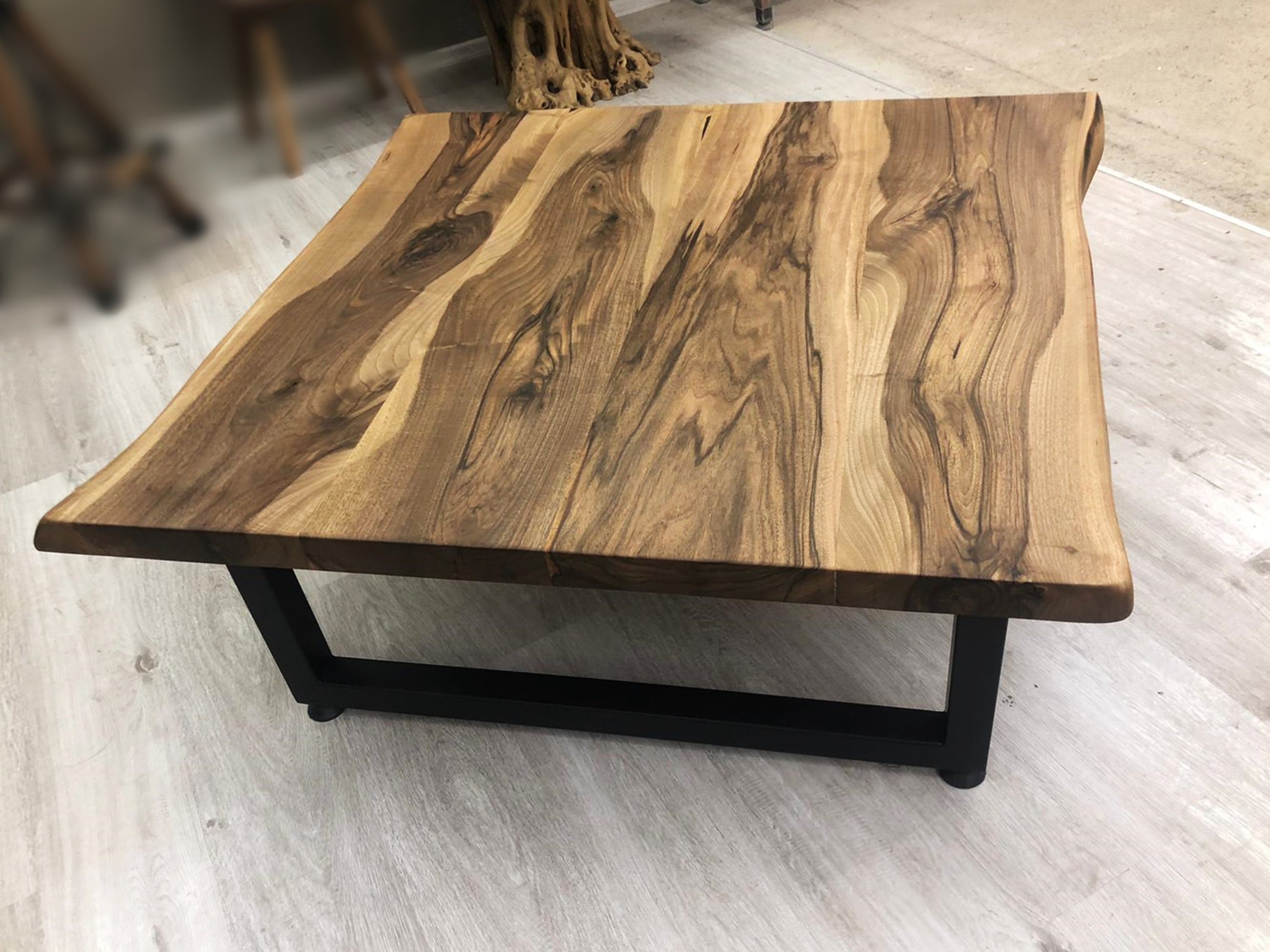 LIVE EDGE COFFEE TABLE Vega