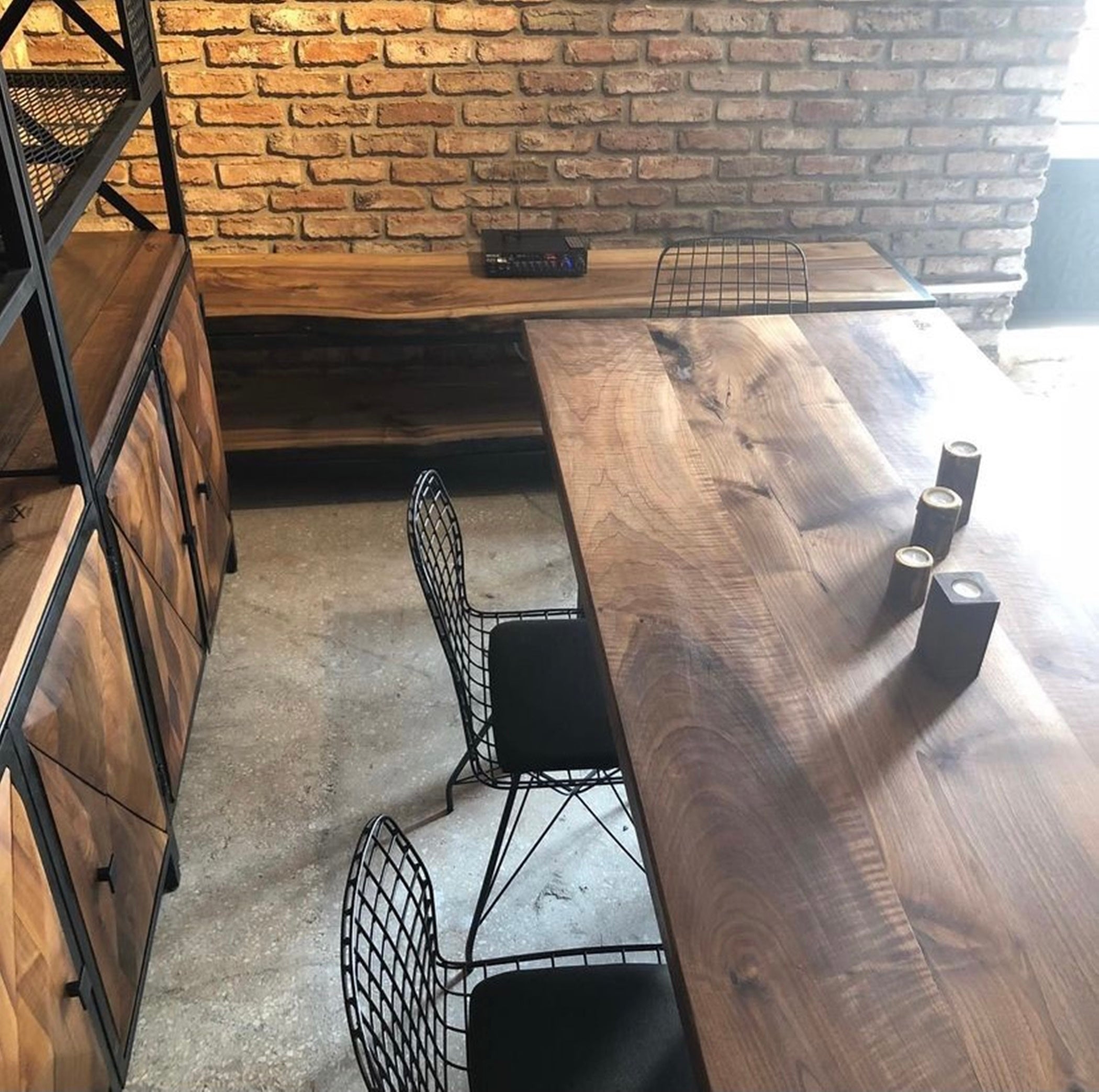 WALNUT TABLE WITH BENCH Sophisticated