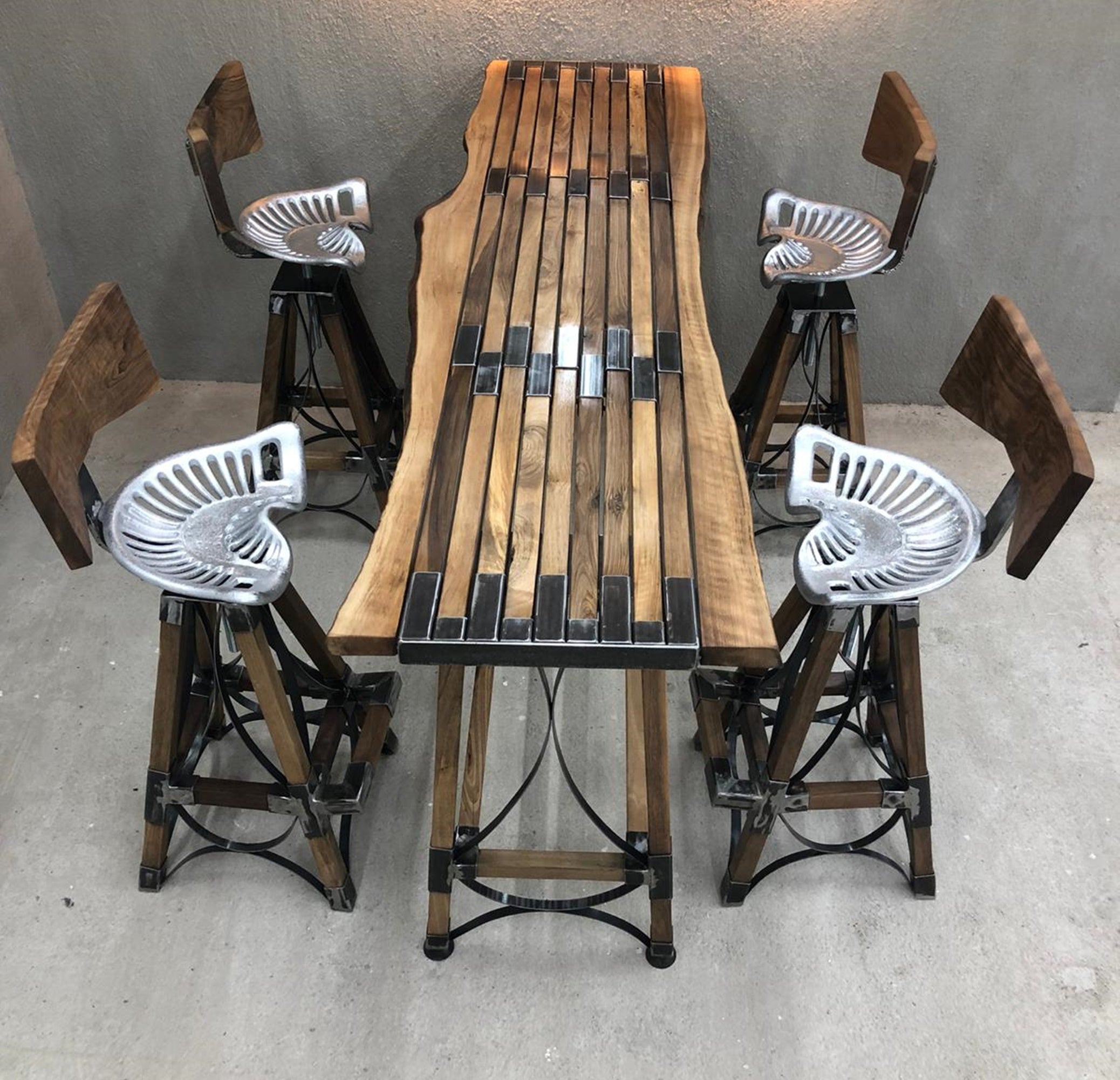 RUSTIC BAR TABLE AND BAR CHAIRS