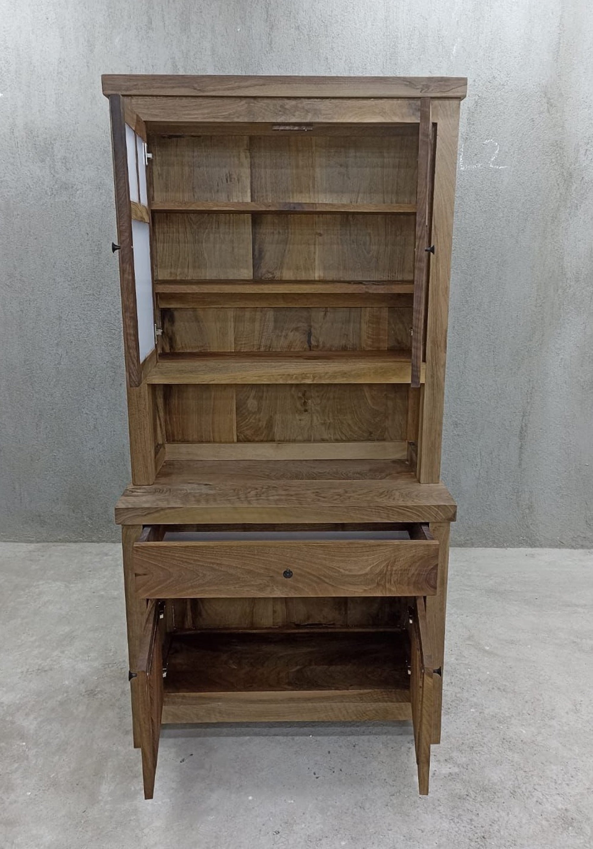 Buffet cabinet hutch